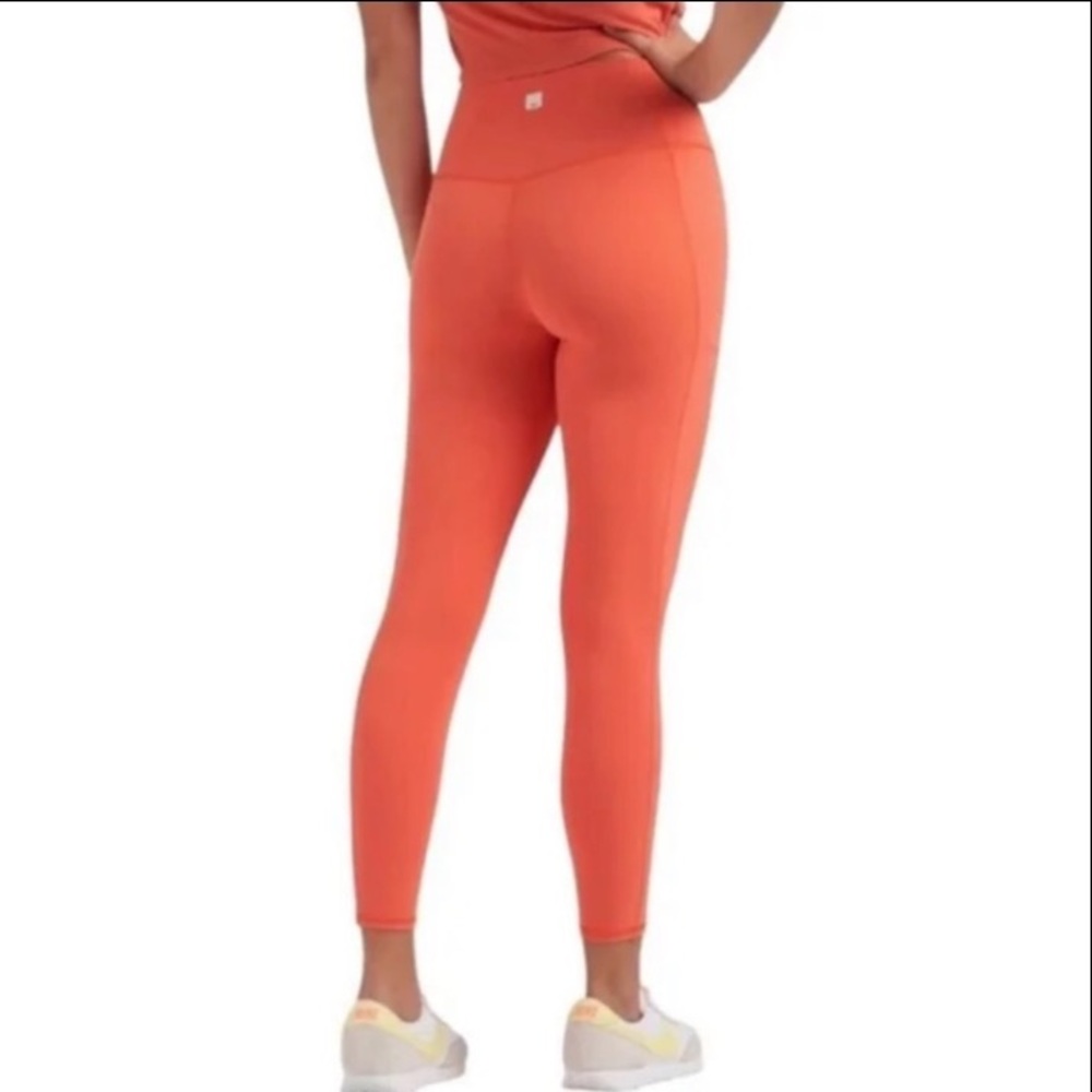 Vuori Studio Pocket Legging Grapefruit - Picture 2 of 14